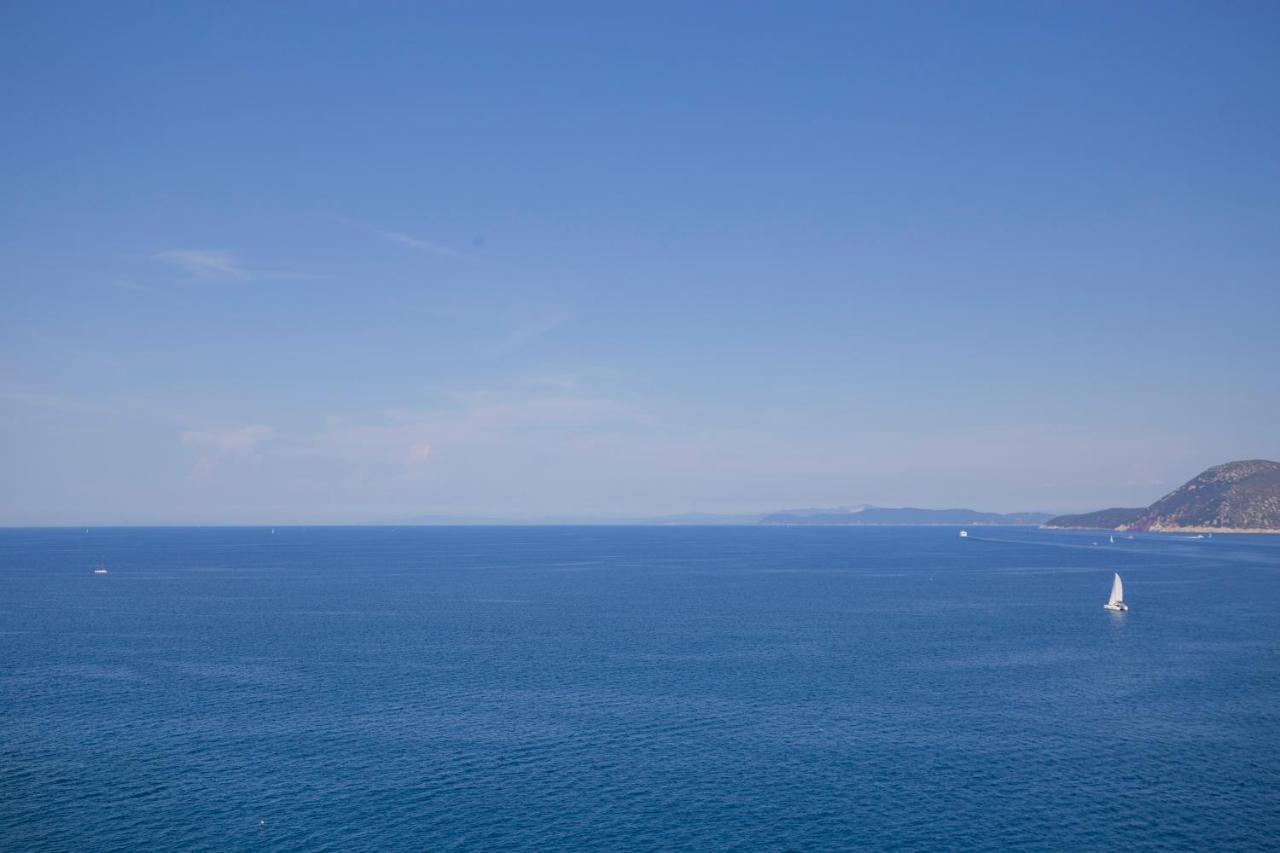 Helloelba Appartamento Il Faro Портоферрайо Экстерьер фото
